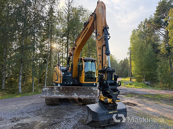 Grävmaskin Hyundai HX 130 LCR 2 of 27
