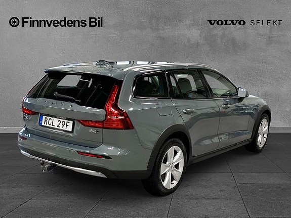 Volvo V60 Cross Country 4 of 8