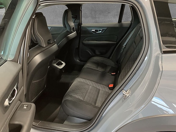 Volvo V60 Cross Country 6 of 8