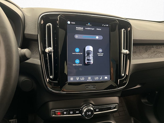 Volvo C40 25 of 30