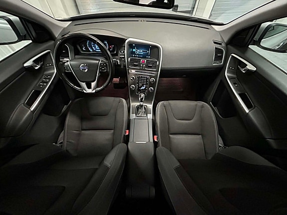 Volvo XC60 9 of 19
