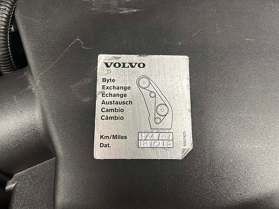 Volvo XC60 15 of 19