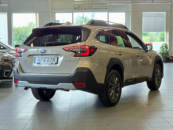 Subaru Outback 3 of 15