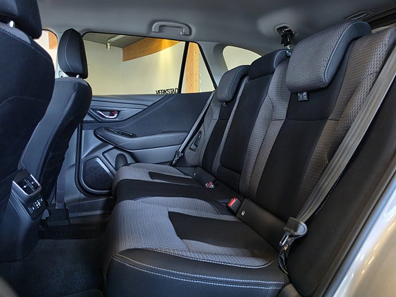 Subaru Outback 9 of 15