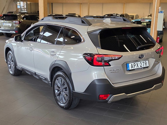 Subaru Outback 4 of 15