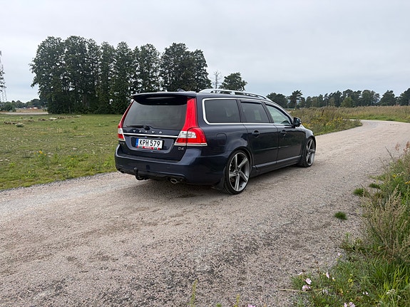 Volvo V70 4 of 7