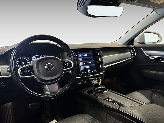 Volvo S90 10 of 16