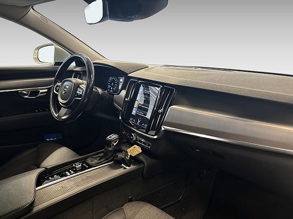 Volvo S90 14 of 16