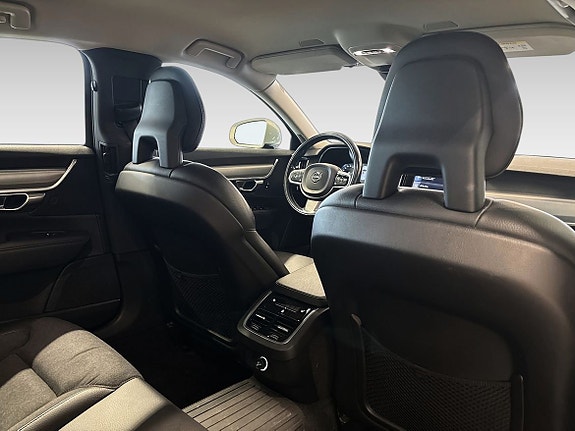 Volvo S90 13 of 16