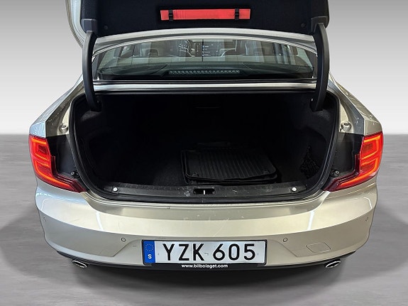 Volvo S90 12 of 16
