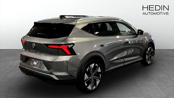 Renault Scenic E-Tech 2 of 9