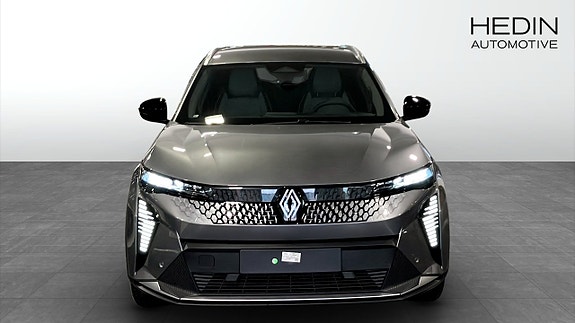 Renault Scenic E-Tech 8 of 9