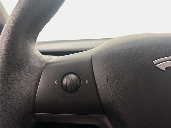 Tesla Model 3 16 of 30