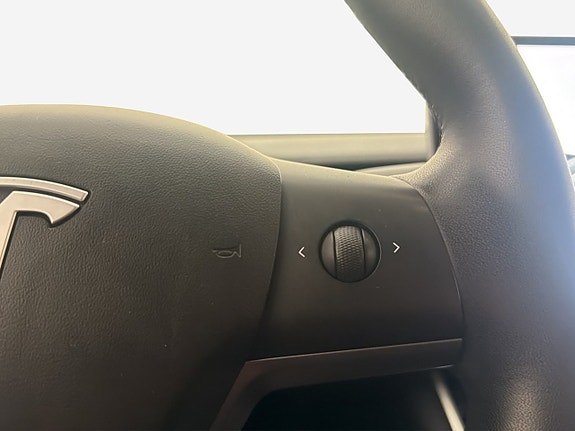Tesla Model 3 17 of 30