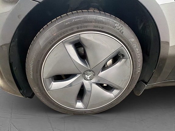 Tesla Model 3 29 of 30