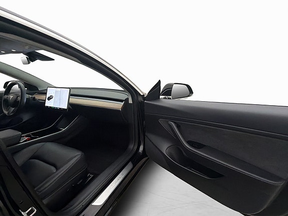 Tesla Model 3 28 of 30