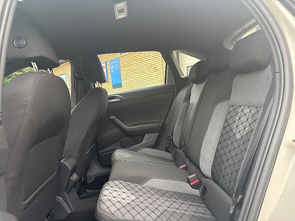 Volkswagen Taigo 25 of 30
