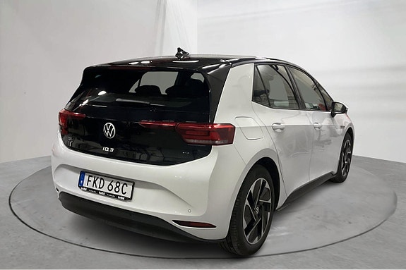 Volkswagen ID.4 3 of 16