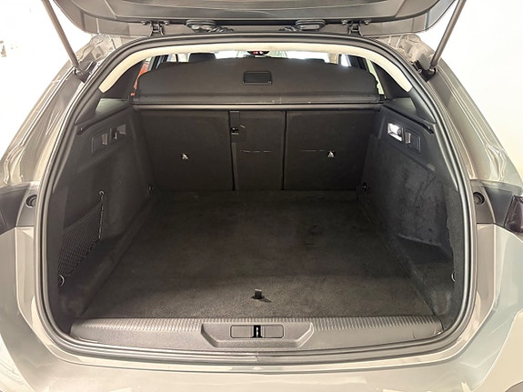 Peugeot 308 SW 15 of 17
