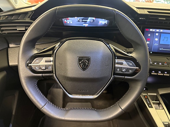 Peugeot 308 SW 10 of 17