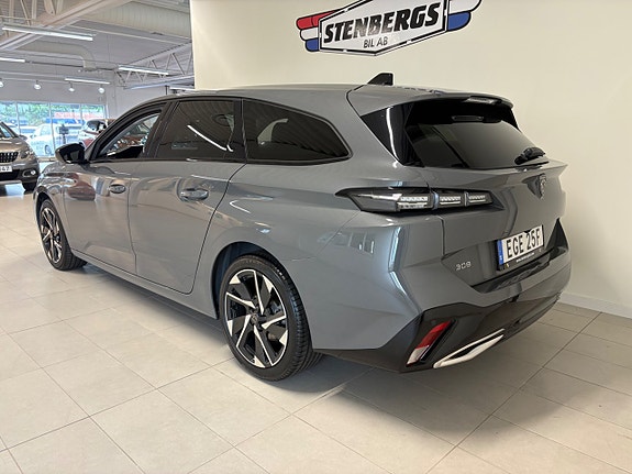 Peugeot 308 SW 4 of 17