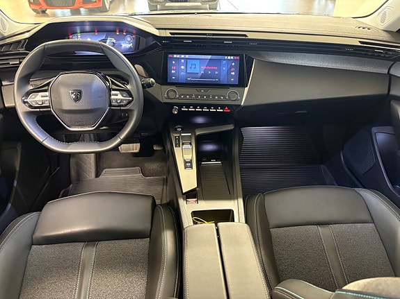 Peugeot 308 SW 8 of 17