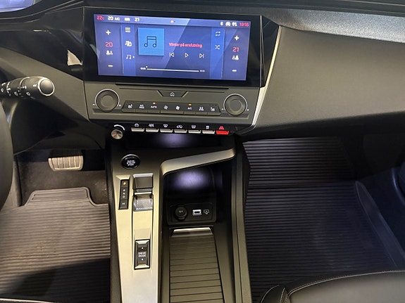 Peugeot 308 SW 9 of 17