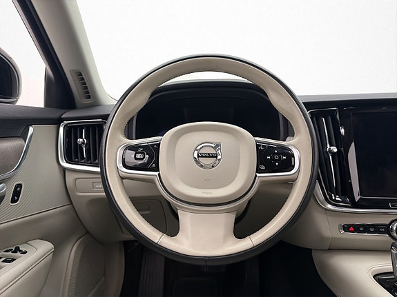 Volvo V90 13 of 30