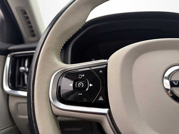 Volvo V90 26 of 30