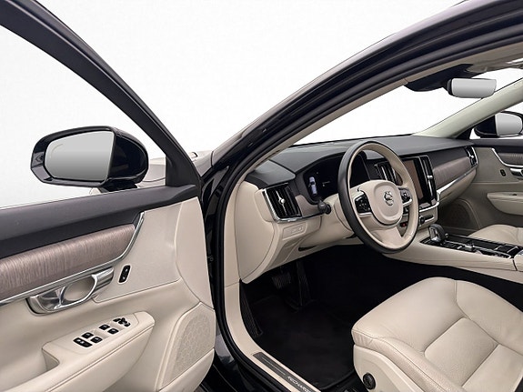 Volvo V90 14 of 30