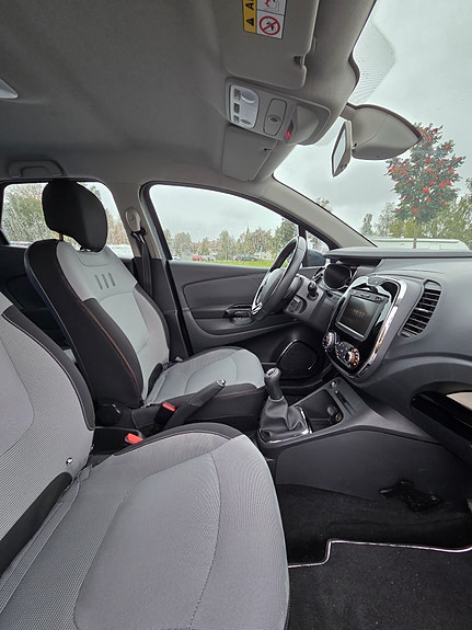 Renault Captur 12 of 16