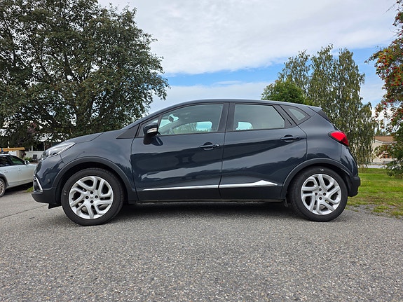 Renault Captur 2 of 16