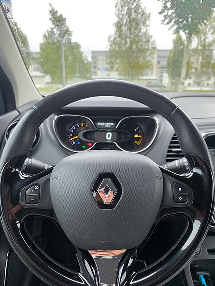 Renault Captur 6 of 16
