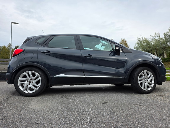 Renault Captur 3 of 16