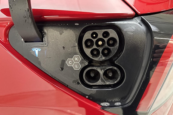 Tesla Model 3 18 of 22