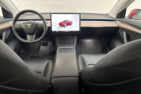 Tesla Model 3 7 of 22