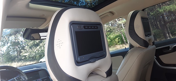 Volvo XC60 2 of 7