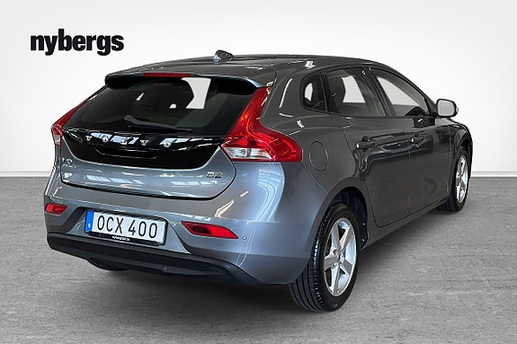 Volvo V40 4 of 16