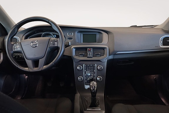 Volvo V40 8 of 16