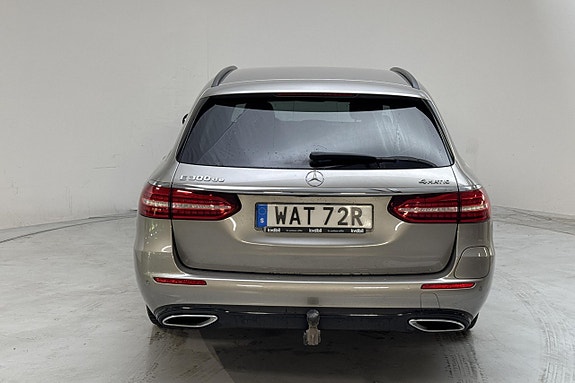 Mercedes-Benz E300 de 6 of 17