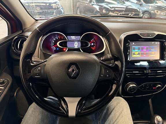 Renault Clio 13 of 16