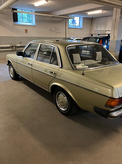 Mercedes-Benz 200 6 of 12