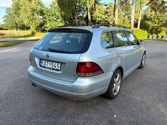 Volkswagen Golf VI 2 of 6