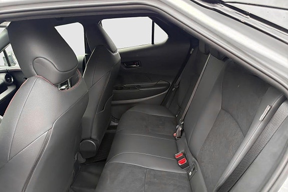 Toyota C-HR 8 of 12