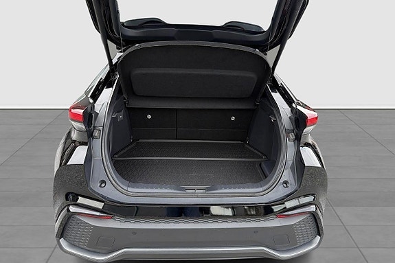 Toyota C-HR 11 of 12