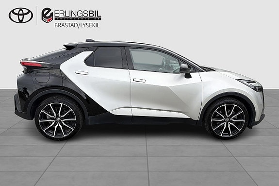 Toyota C-HR 12 of 12