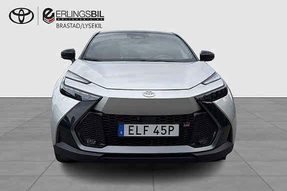 Toyota C-HR 5 of 12