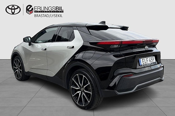 Toyota C-HR 2 of 12