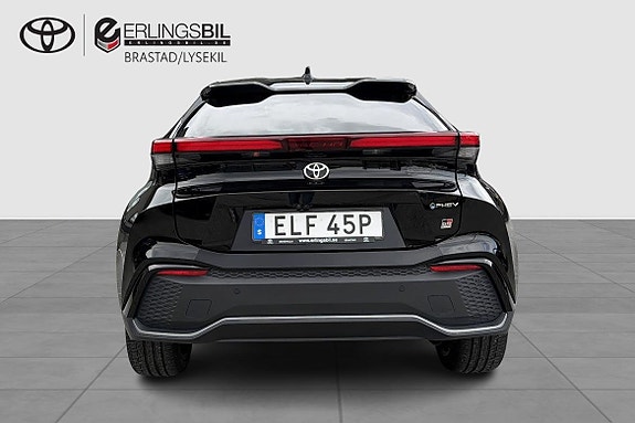Toyota C-HR 4 of 12