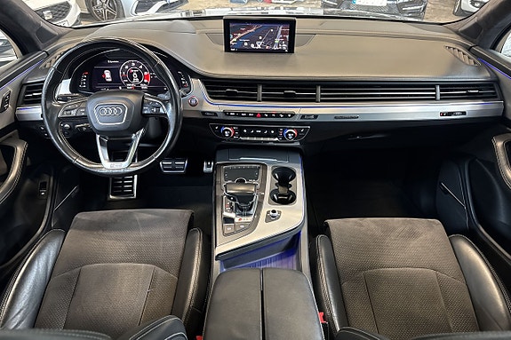 Audi SQ7 14 of 30